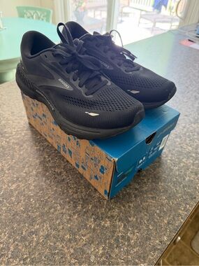 Brooks Black Women’s Adrenaline GTS23 Athletic Running Shoes